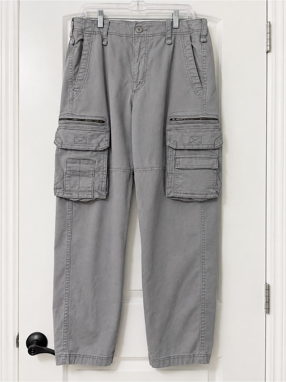 Hollister Men's Light Gray Cargo Pants with Multi-Pocket Utility